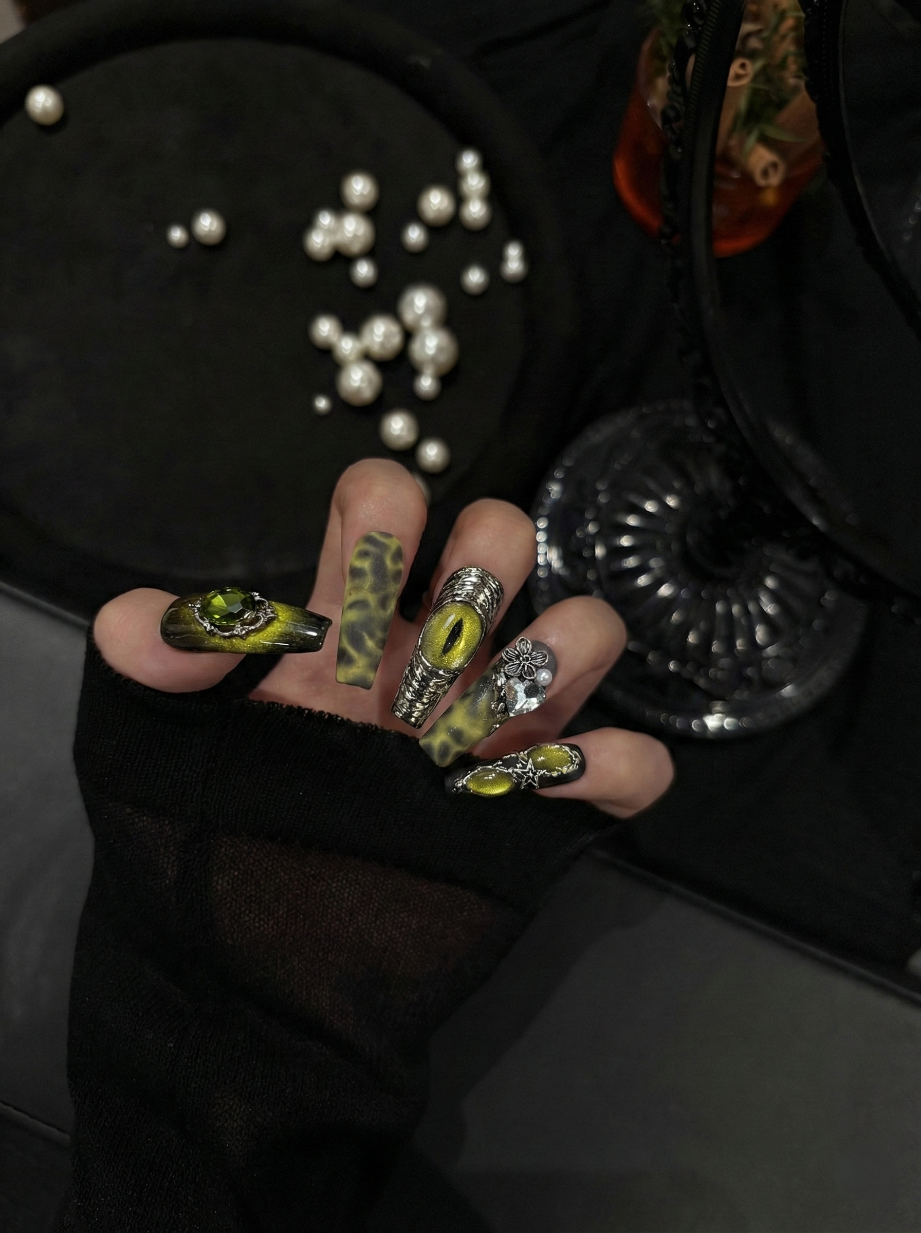 Emerald Serpent's Gaze - View 2