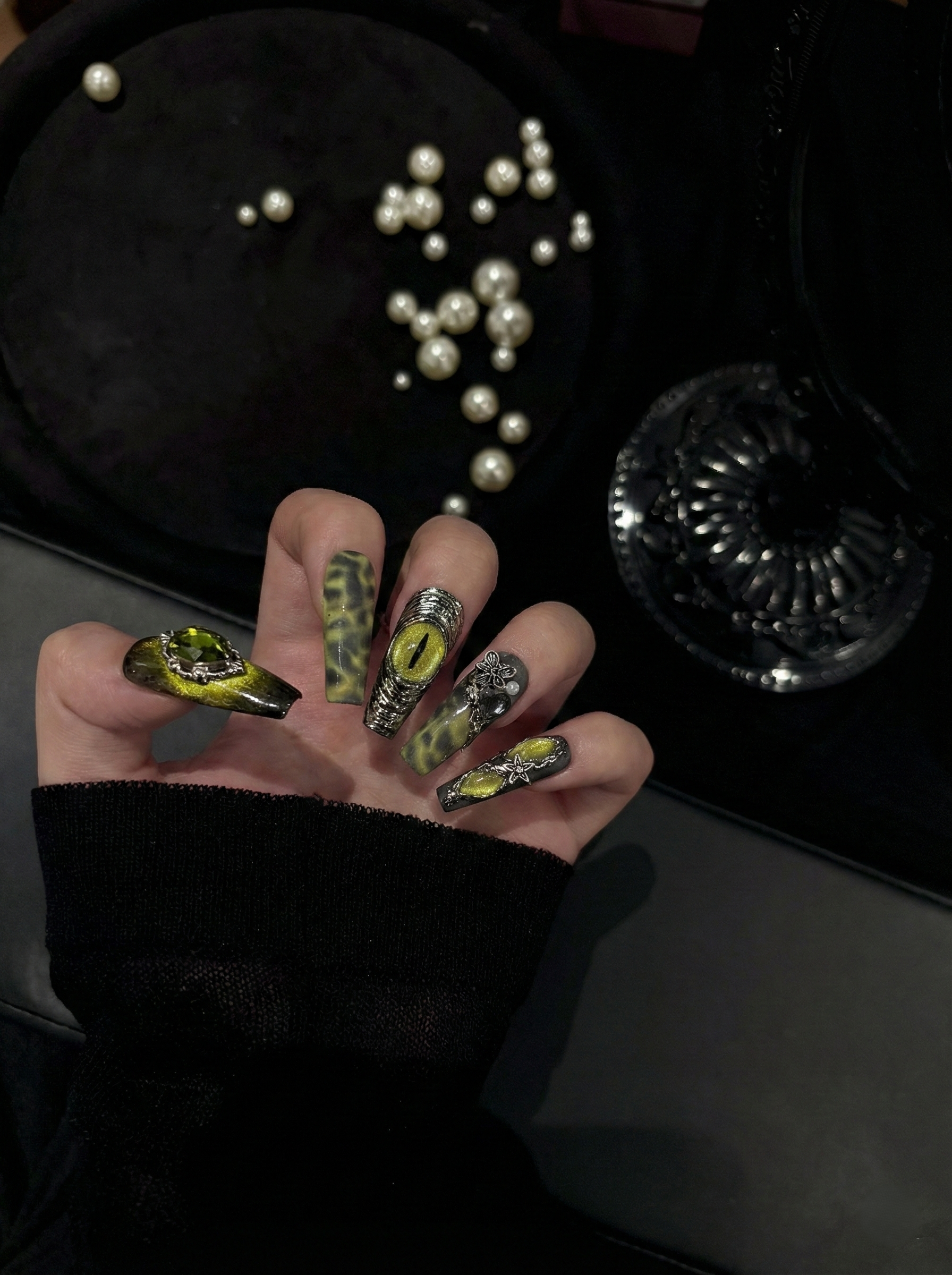 Emerald Serpent's Gaze - View 3