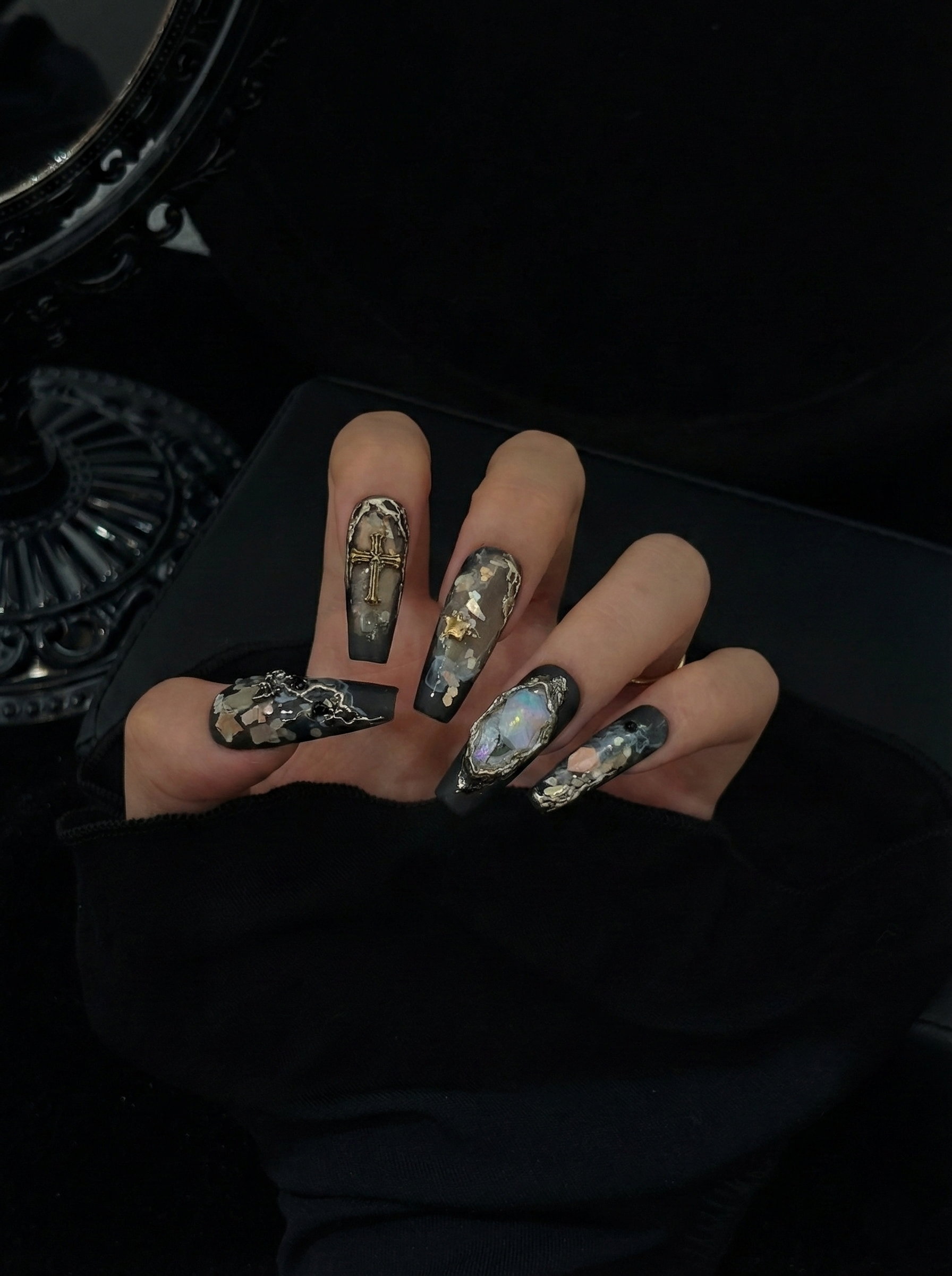 Obsidian Reliquary - View 3