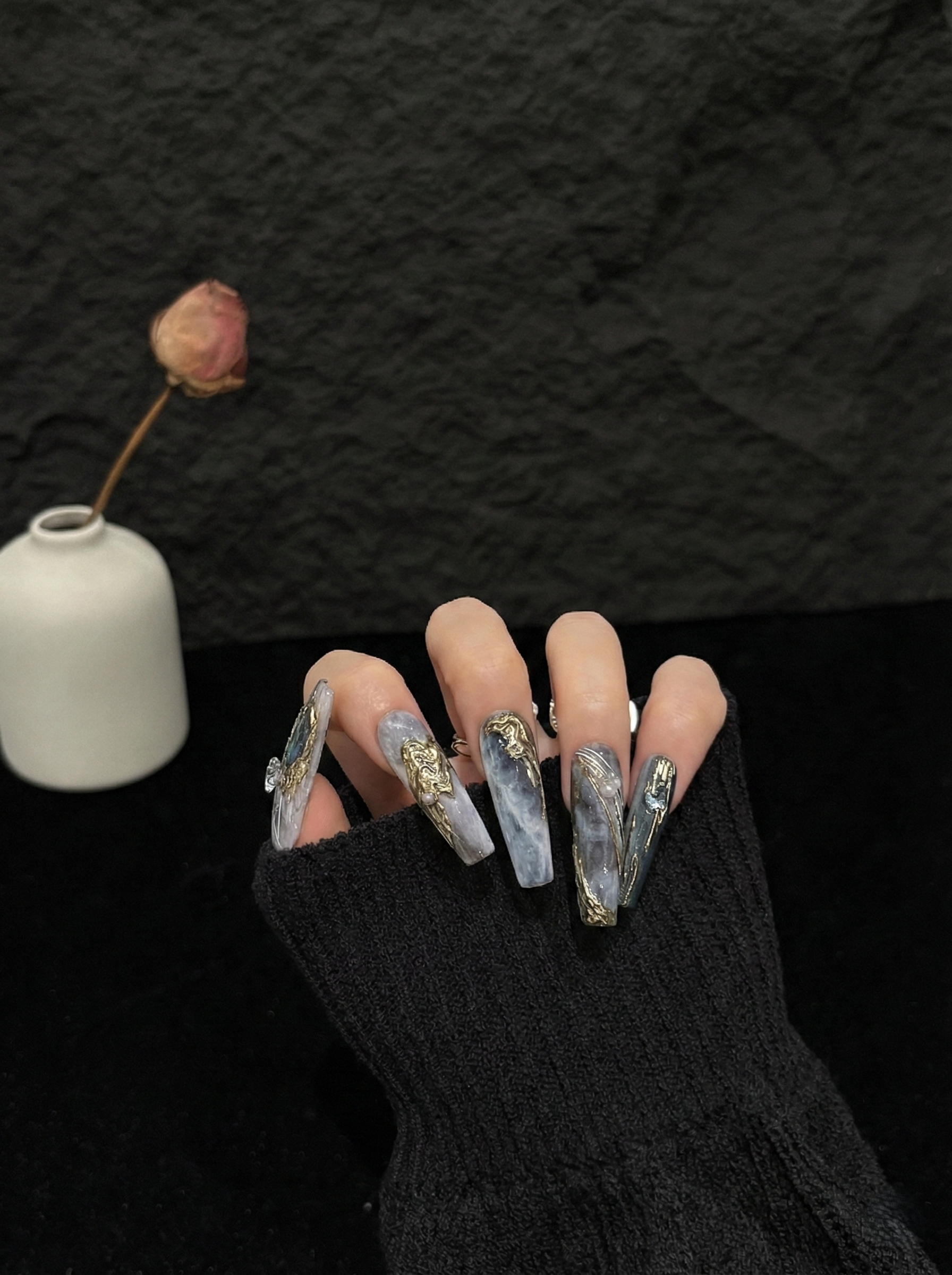 Veil of Smoke & Gold - View 3